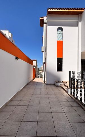 Casa à venda com 230m², 4 quartos e 3 vagasVaranda