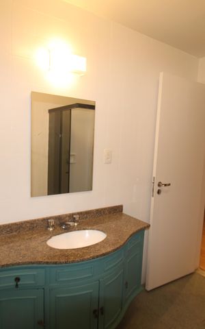 Apartamento à venda com 160m², 3 quartos e 1 vagaBanheiro 1