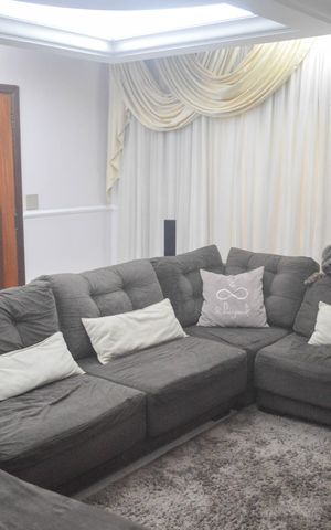 Casa à venda com 270m², 4 quartos e 3 vagas Casa à venda com 270m², 4 quartos e 3 vagasSala