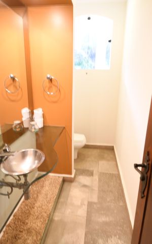 Casa de condomínio à venda com 1120m², 6 quartos e 10 vagasLavabo