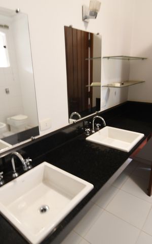 Casa de condomínio à venda com 1120m², 6 quartos e 10 vagasBanheiro 3