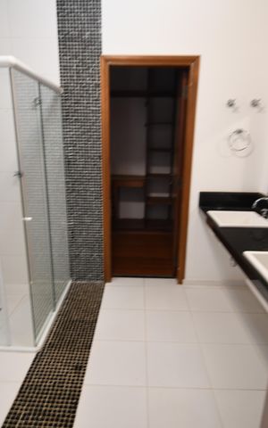 Casa de condomínio à venda com 1120m², 6 quartos e 10 vagasBanheiro 3