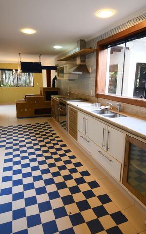 Casa de condomínio à venda com 1120m², 6 quartos e 10 vagasCozinha
