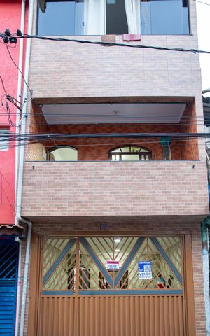Casa à venda com 51m², 3 quartos e 1 vagaFachada