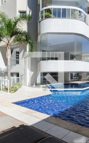 Apartamento para alugar com 300m², 4 quartos e 4 vagasÁrea comum - Piscina