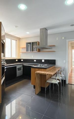 Apartamento para alugar com 300m², 4 quartos e 4 vagasCozinha
