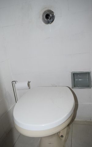Casa à venda com 200m², 4 quartos e 2 vagasBanheiro