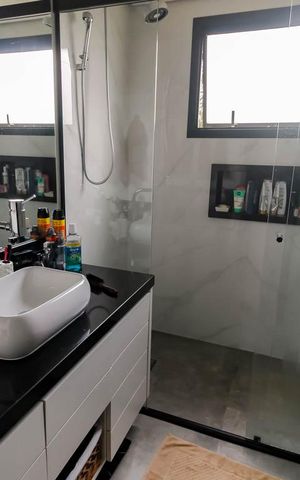 Apartamento à venda com 160m², 4 quartos e 3 vagas Apartamento à venda com 160m², 4 quartos e 3 vagasBanheiro da Suíte 1