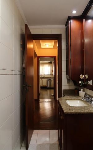 Apartamento à venda com 200m², 4 quartos e 3 vagasBanheiro Social