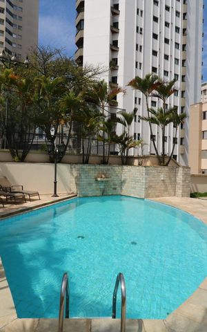 Apartamento à venda com 200m², 4 quartos e 3 vagasÁrea Comum - Piscina