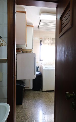 Apartamento à venda com 200m², 4 quartos e 3 vagasBanheiro de Serviço