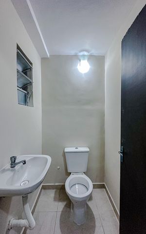 Casa à venda com 250m², 7 quartos e 1 vagaBanheiro 2