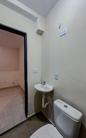 Casa à venda com 250m², 7 quartos e 1 vagaBanheiro 3