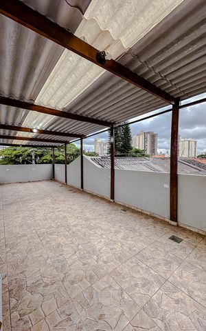 Casa à venda com 250m², 7 quartos e 1 vagaÁrea externa