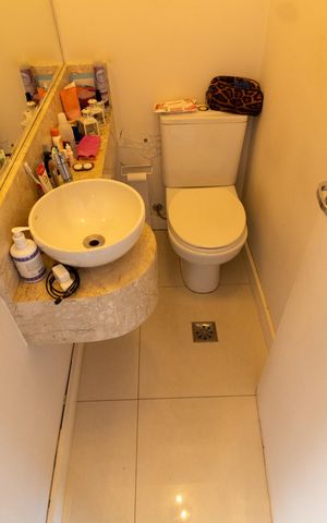 Casa de condomínio à venda com 90m², 3 quartos e 2 vagas Casa de condomínio à venda com 90m², 3 quartos e 2 vagasLAVABO