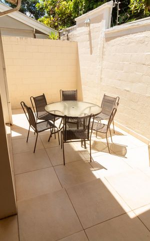 Casa de condomínio à venda com 90m², 3 quartos e 2 vagas Casa de condomínio à venda com 90m², 3 quartos e 2 vagasÁREA DE SERVIÇO