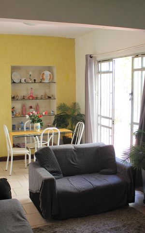 Casa à venda com 360m², 4 quartos e 1 vagaSala