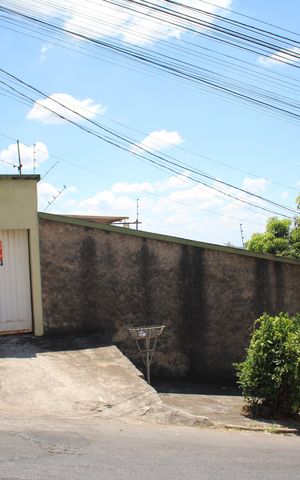 Casa à venda com 360m², 4 quartos e 1 vagaFachada