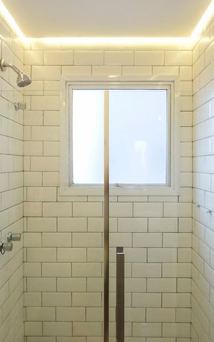 Apartamento à venda com 77m², 3 quartos e 2 vagasBanheiro da suíte