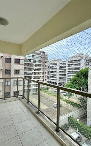 Apartamento à venda com 211m², 3 quartos e 2 vagas Apartamento à venda com 211m², 3 quartos e 2 vagasVaranda Sala 1