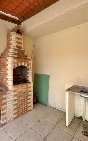 Apartamento à venda com 211m², 3 quartos e 2 vagas Apartamento à venda com 211m², 3 quartos e 2 vagasTerraço