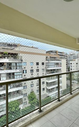 Apartamento à venda com 211m², 3 quartos e 2 vagas Apartamento à venda com 211m², 3 quartos e 2 vagasVaranda Sala 1