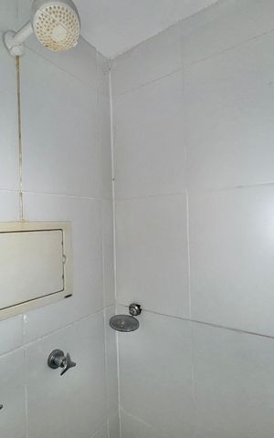 Apartamento à venda com 211m², 3 quartos e 2 vagas Apartamento à venda com 211m², 3 quartos e 2 vagasBanheiro 1