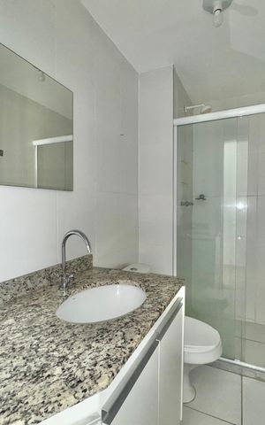 Apartamento à venda com 211m², 3 quartos e 2 vagas Apartamento à venda com 211m², 3 quartos e 2 vagasBanheiro 1