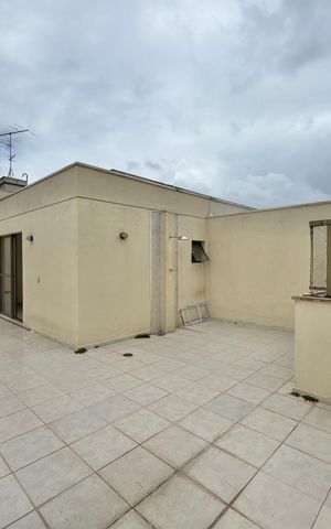 Apartamento à venda com 211m², 3 quartos e 2 vagas Apartamento à venda com 211m², 3 quartos e 2 vagasTerraço