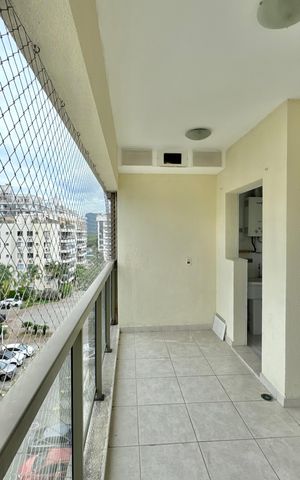 Apartamento à venda com 211m², 3 quartos e 2 vagas Apartamento à venda com 211m², 3 quartos e 2 vagasVaranda Sala 1