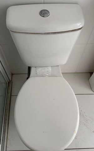 Apartamento à venda com 211m², 3 quartos e 2 vagas Apartamento à venda com 211m², 3 quartos e 2 vagasBanheiro 2
