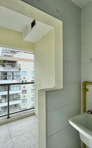Apartamento à venda com 211m², 3 quartos e 2 vagas Apartamento à venda com 211m², 3 quartos e 2 vagasCozinha e Área de Serviço