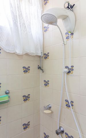 Casa de condomínio à venda com 219m², 3 quartos e 3 vagas Casa de condomínio à venda com 219m², 3 quartos e 3 vagasBanheiro