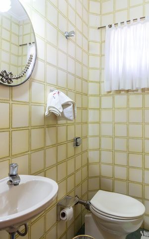 Casa de condomínio à venda com 219m², 3 quartos e 3 vagas Casa de condomínio à venda com 219m², 3 quartos e 3 vagasLavabo Sala de Jantar