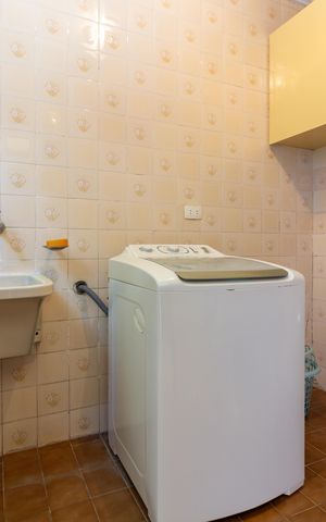 Casa de condomínio à venda com 219m², 3 quartos e 3 vagas Casa de condomínio à venda com 219m², 3 quartos e 3 vagasÁrea de Serviço