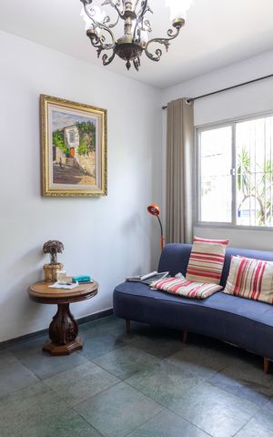 Casa de condomínio à venda com 219m², 3 quartos e 3 vagas Casa de condomínio à venda com 219m², 3 quartos e 3 vagasSala de TV