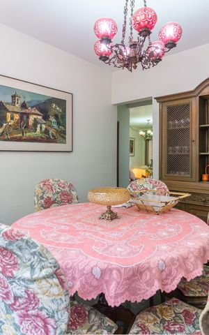 Casa de condomínio à venda com 219m², 3 quartos e 3 vagas Casa de condomínio à venda com 219m², 3 quartos e 3 vagasSala de Jantar