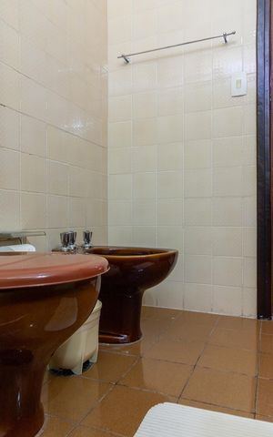 Casa de condomínio à venda com 219m², 3 quartos e 3 vagas Casa de condomínio à venda com 219m², 3 quartos e 3 vagasBanheiro da Suíte