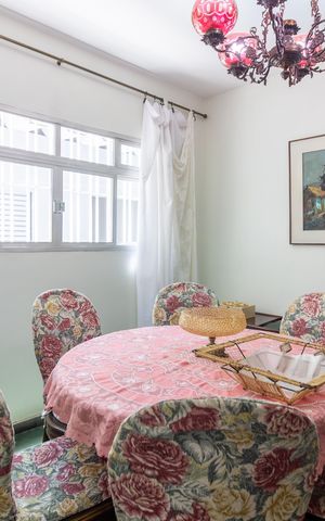 Casa de condomínio à venda com 219m², 3 quartos e 3 vagas Casa de condomínio à venda com 219m², 3 quartos e 3 vagasSala de Jantar