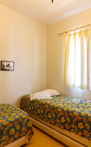 Casa de condomínio à venda com 219m², 3 quartos e 3 vagas Casa de condomínio à venda com 219m², 3 quartos e 3 vagasQuarto 2