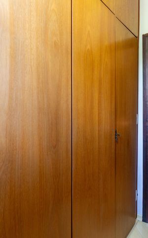 Casa de condomínio à venda com 219m², 3 quartos e 3 vagas Casa de condomínio à venda com 219m², 3 quartos e 3 vagasCloset da suíte