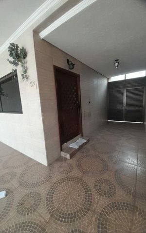 Casa à venda com 130m², 3 quartos e 2 vagas