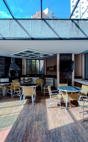 Apartamento à venda com 241m², 5 quartos e 4 vagasÁrea comum - Churrasqueira