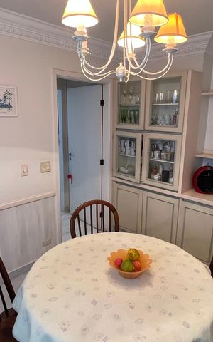 Apartamento à venda com 203m², 4 quartos e 4 vagas Apartamento à venda com 203m², 4 quartos e 4 vagasCopa