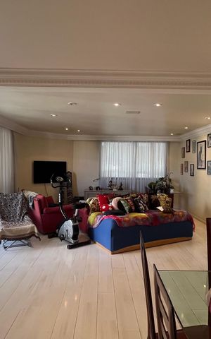 Apartamento à venda com 203m², 4 quartos e 4 vagas Apartamento à venda com 203m², 4 quartos e 4 vagasSala de Jantar