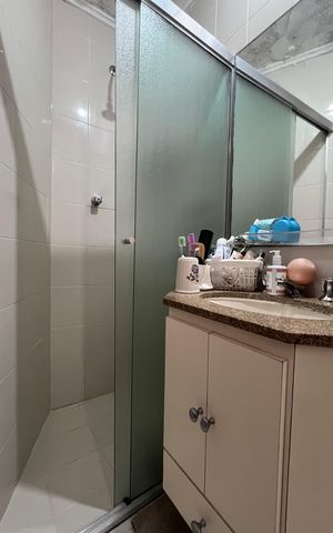 Apartamento à venda com 203m², 4 quartos e 4 vagas Apartamento à venda com 203m², 4 quartos e 4 vagasBanheiro da Suíte 1