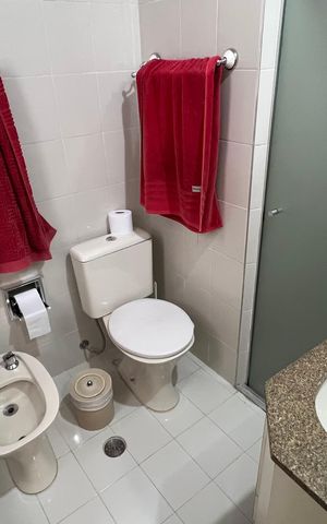 Apartamento à venda com 203m², 4 quartos e 4 vagas Apartamento à venda com 203m², 4 quartos e 4 vagasBanheiro da Suíte 1