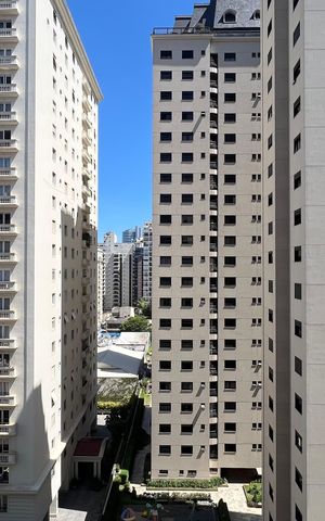 Apartamento à venda com 203m², 4 quartos e 4 vagas Apartamento à venda com 203m², 4 quartos e 4 vagasVaranda