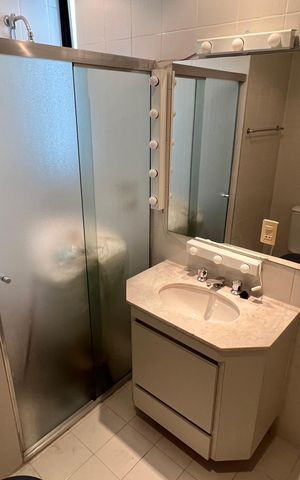 Apartamento à venda com 203m², 4 quartos e 4 vagas Apartamento à venda com 203m², 4 quartos e 4 vagasBanheiro