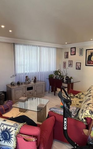 Apartamento à venda com 203m², 4 quartos e 4 vagas Apartamento à venda com 203m², 4 quartos e 4 vagasSala